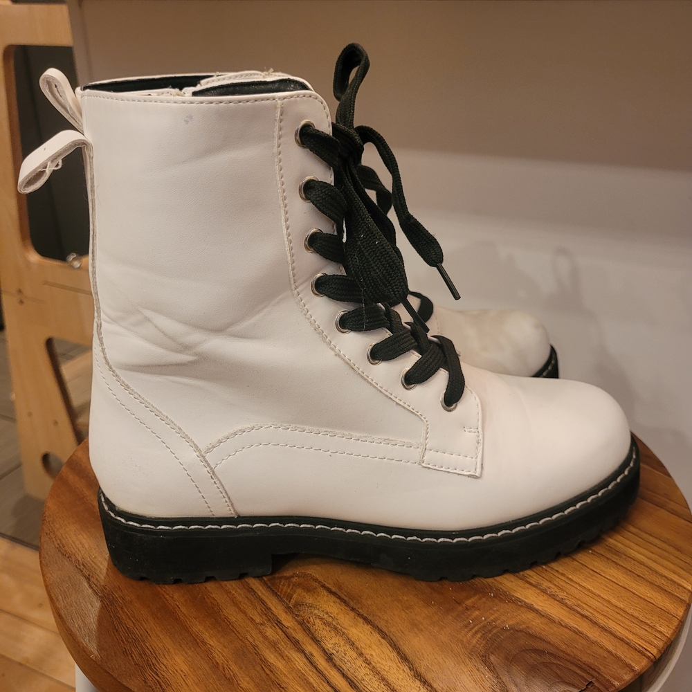 Madden Girl White And Black Combat Boots Women Size US 7